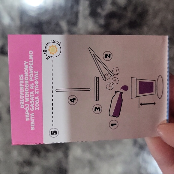 Miniverse Make It Mini Grape Soda - Picture 2 of 3